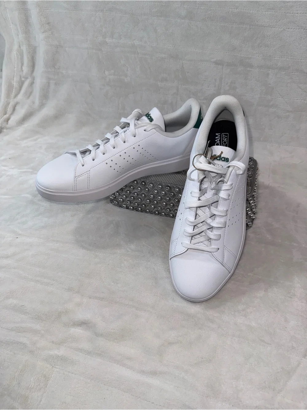 Adidas White Advantage 2.0  12 men’s Sneakers with Green Heel Tab